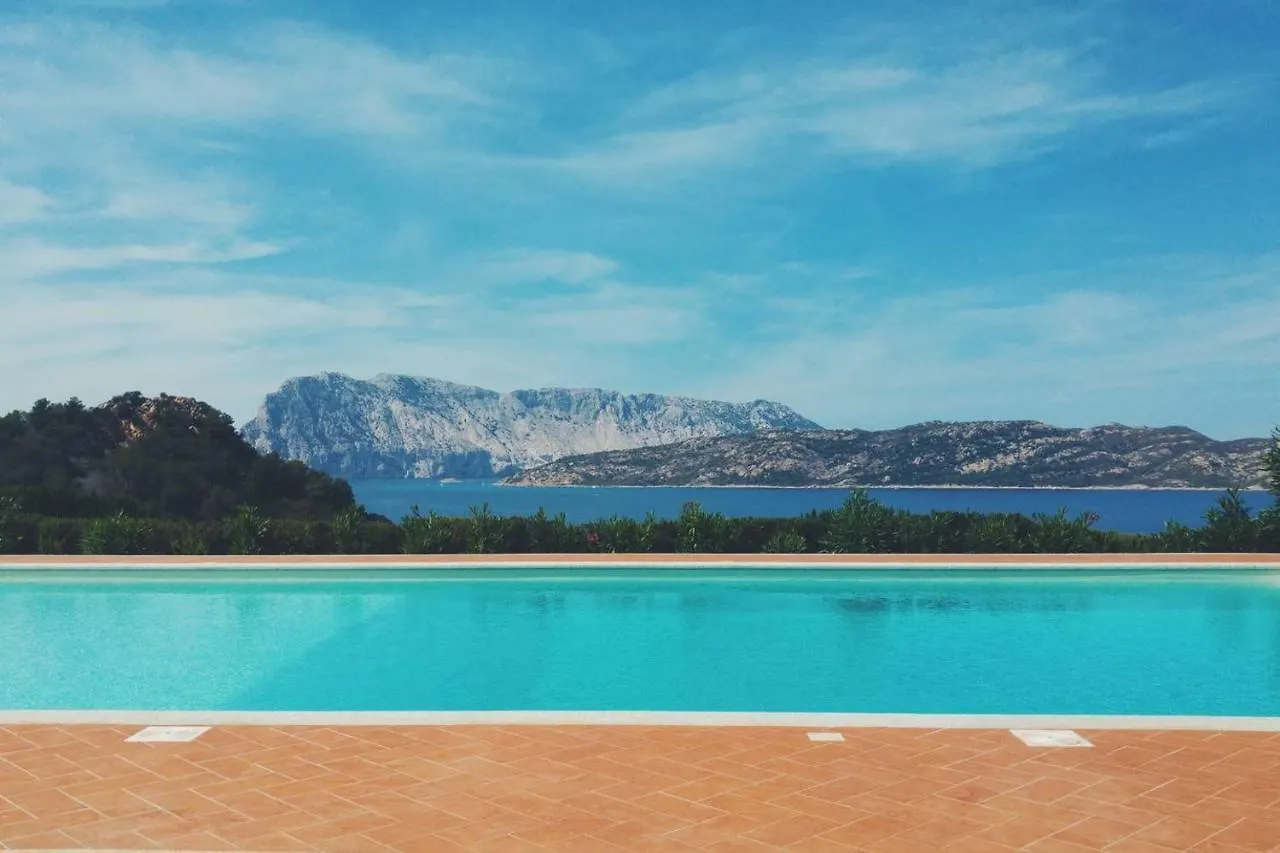 Casa Blue Villaggio Est Capo Coda Cavallo 0*,